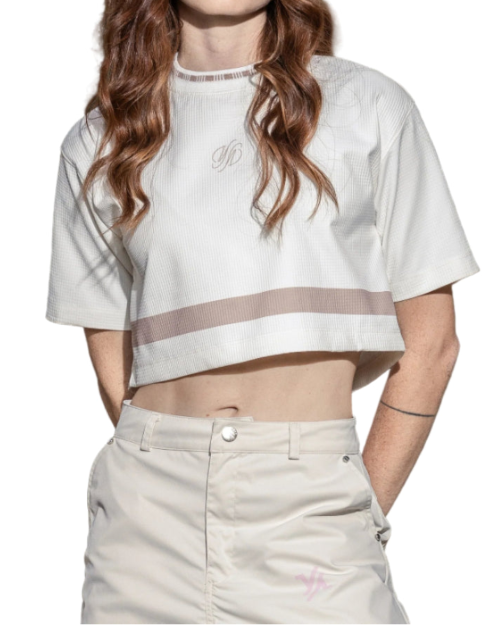 Crop Top Terrior YOut Crema Mujer Frontal Modelo