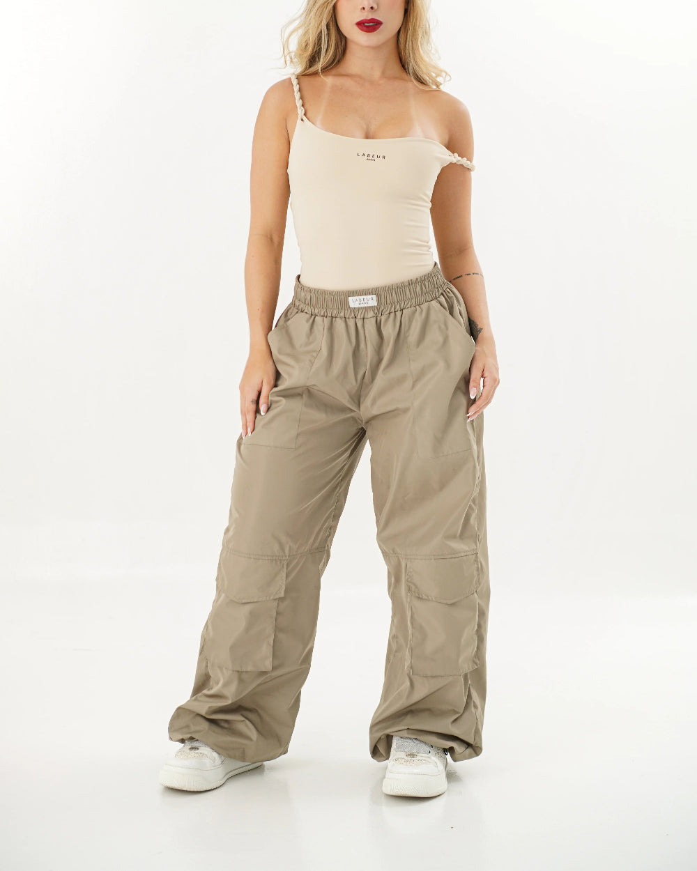 Body Cassis Labeur Beige Mujer Frontal Modelo General