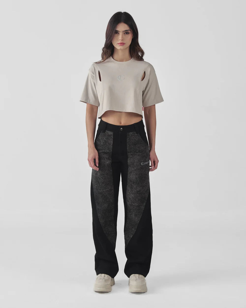 Crop Top Oversized Illuminazione Clemont Plateado Mujer Frontal Modelo General