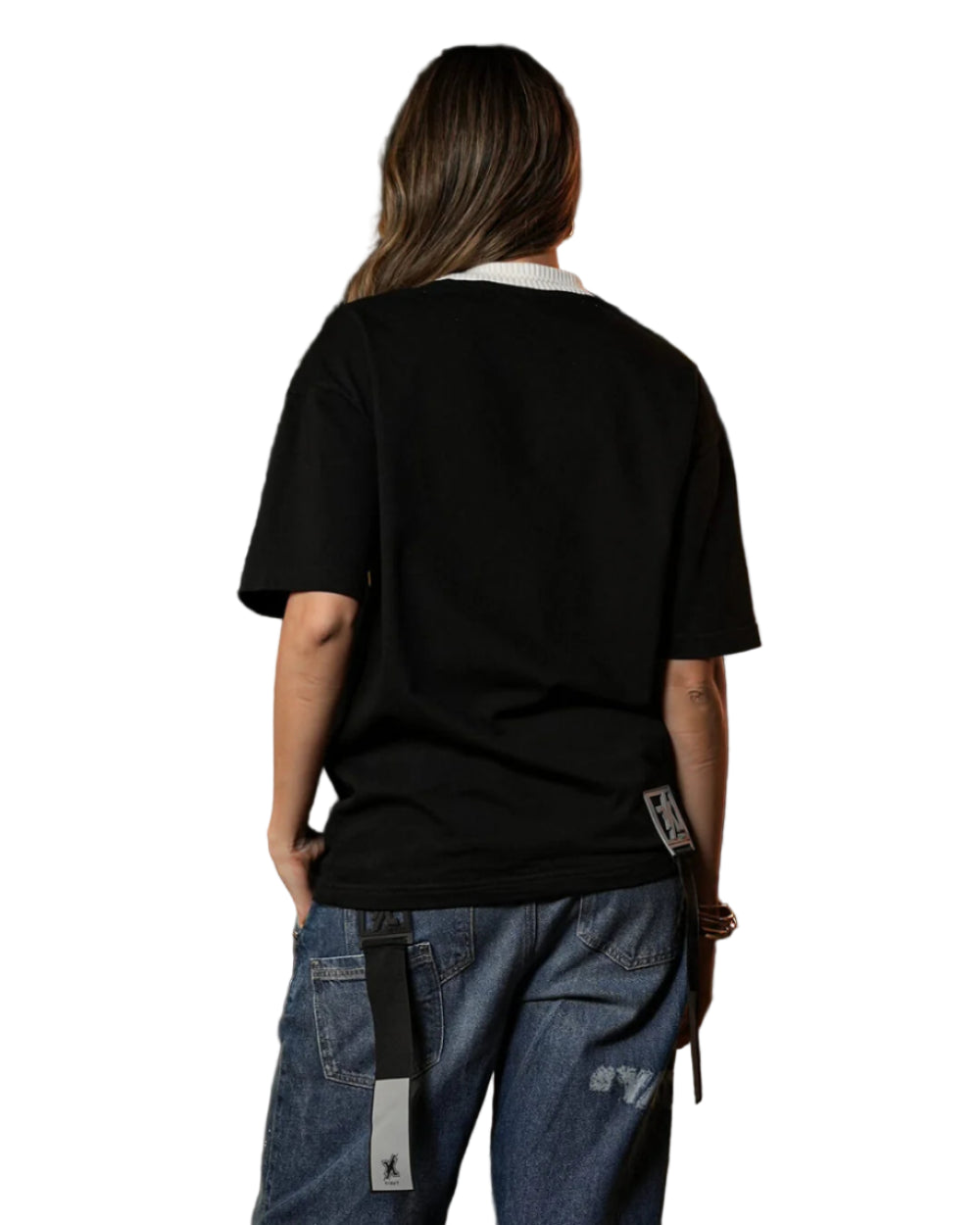 Camiseta Sommat Tshirt YOut Negro Mujer Detrás Modelo