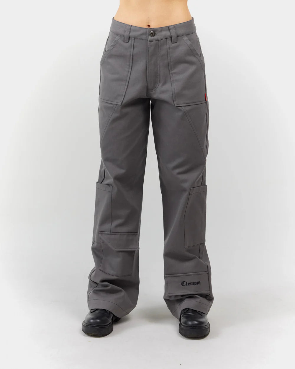 Pantalón Radioso Gris Mujer Clemont Frente Modelo