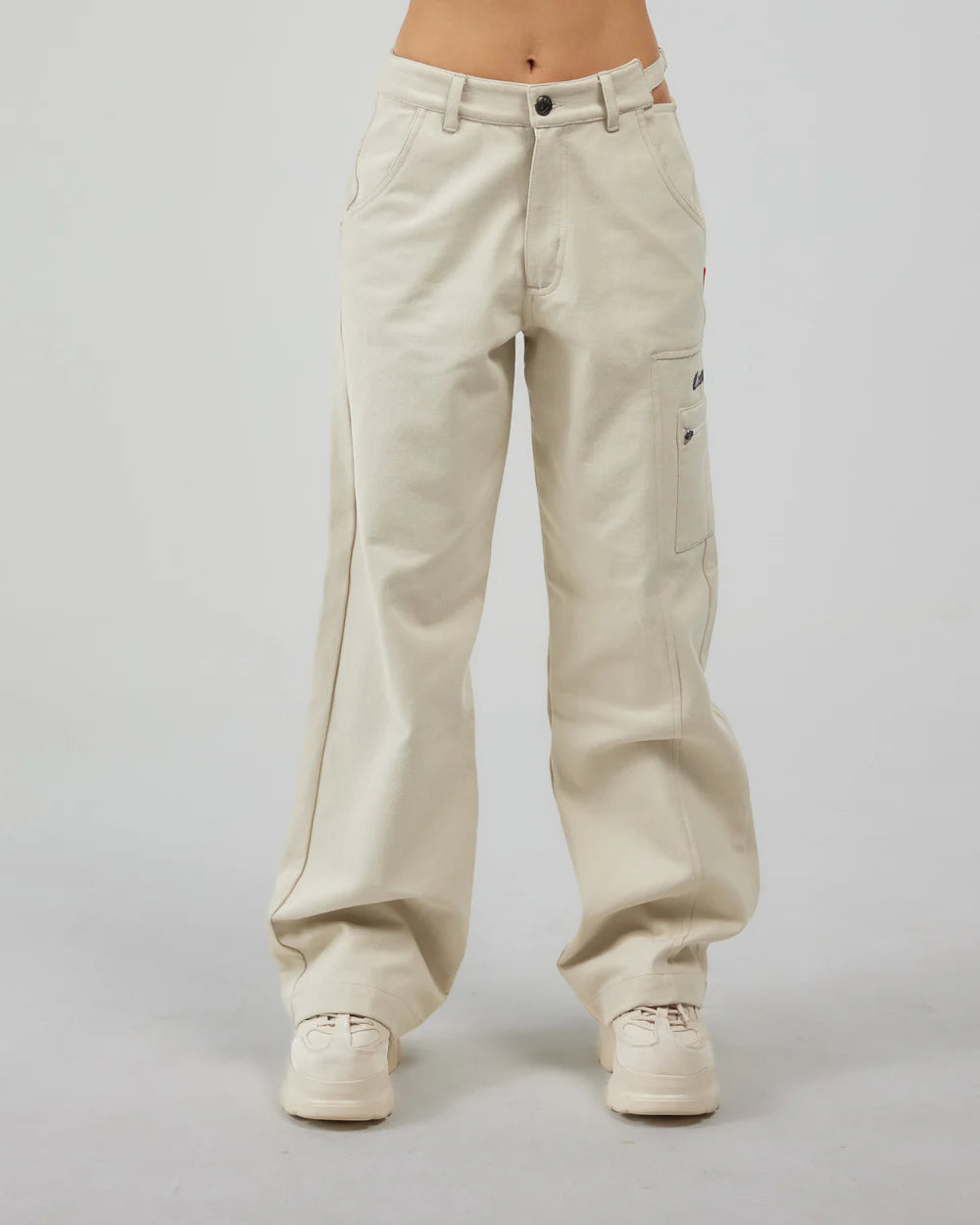 Pantalón Storico Mujer Clemont Color Crema Vista Frontal Modelo