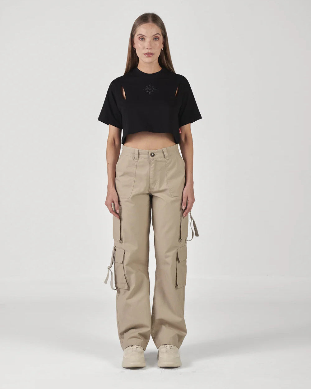 Pantalón Parallelo Clemont Mujer Color Nude Frontal Modelo