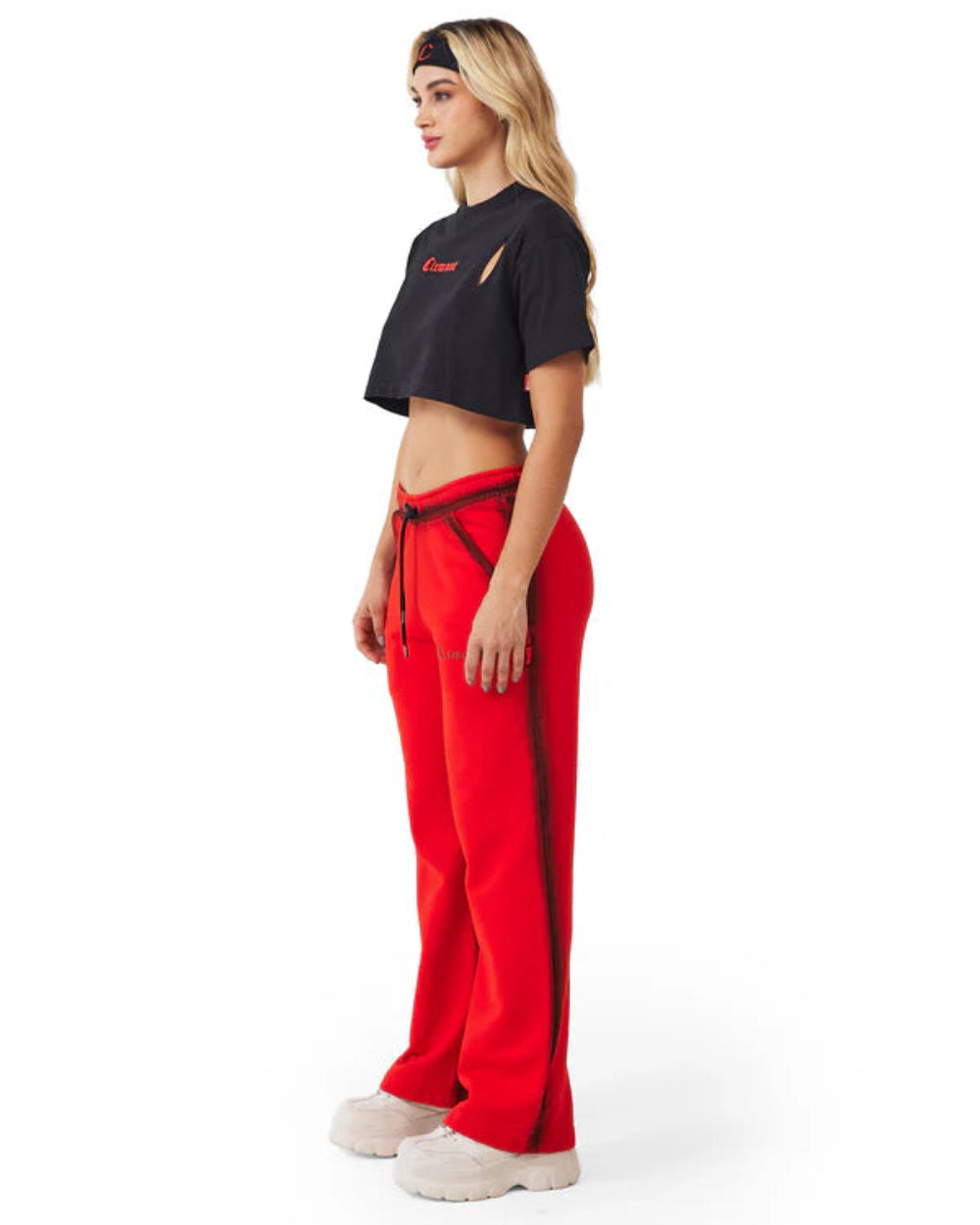 Crop Top Sofferenza Clemont Negro Mujer Lateral Modelo