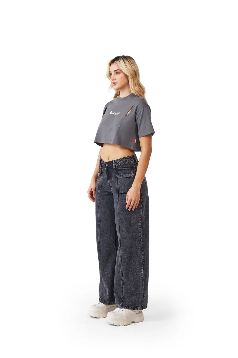 Crop Top Malattia Clemont Mujer Color Gris Lateral Modelo