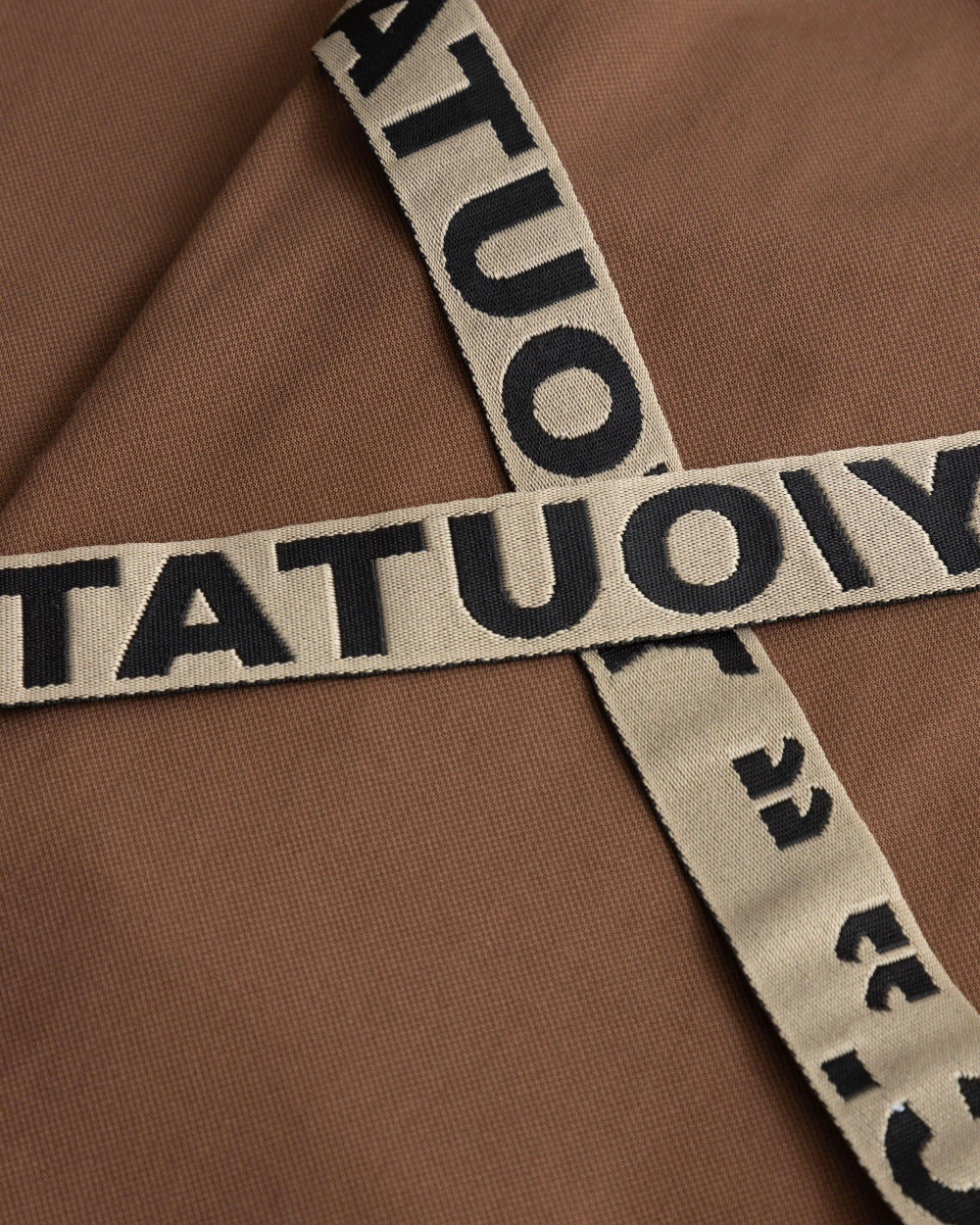 Pantalón Spore Pant YOut Café Mujer Frontal Detalle