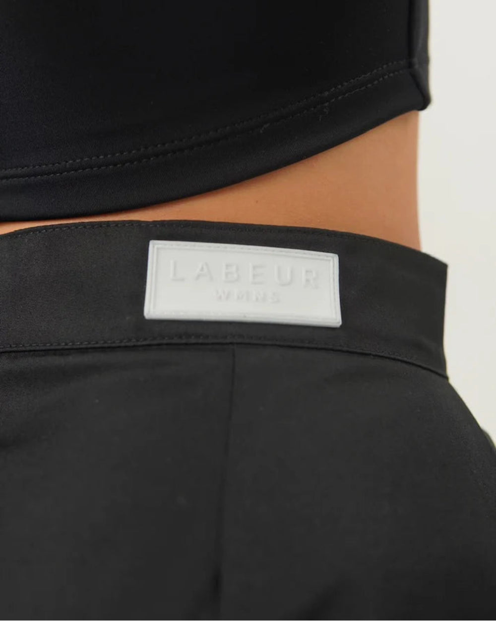 Pantalon Sidney Labeur Negro Mujer Detrás Modelo Detalle Marquilla