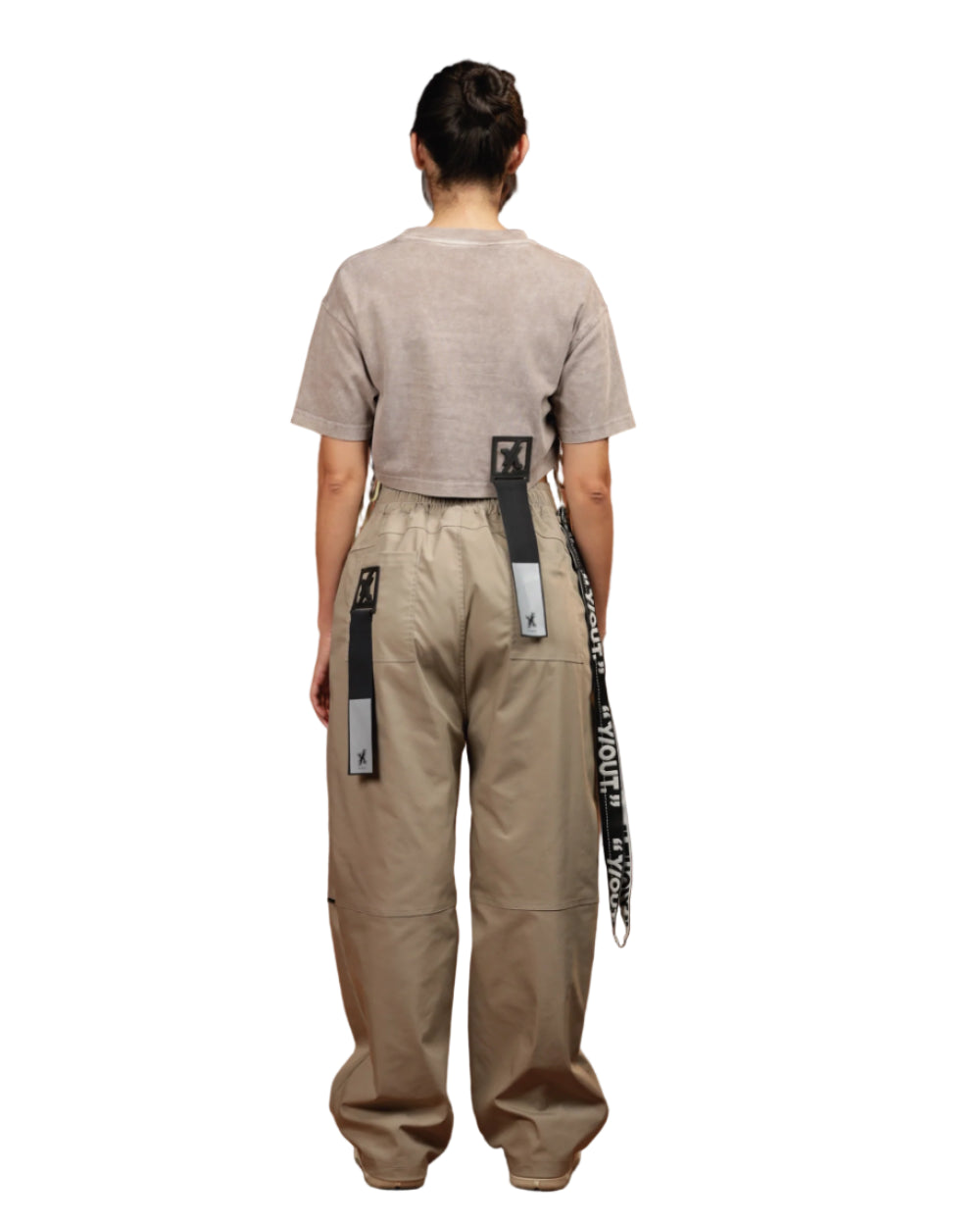 Pantalón AMP YOUT Mujer Detrás Modelo