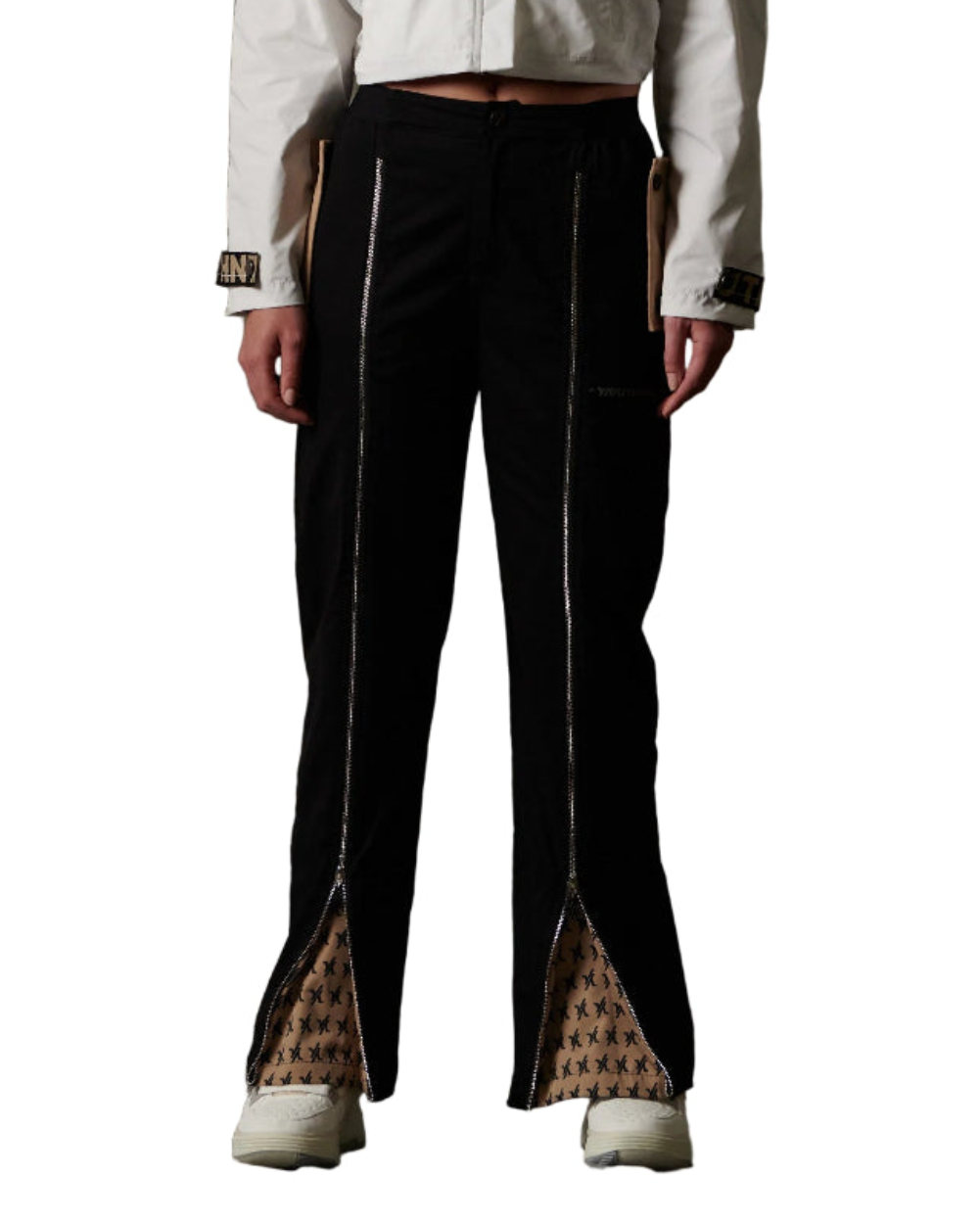 Pantalón Yout Aphotic Negro Frontal Modelo