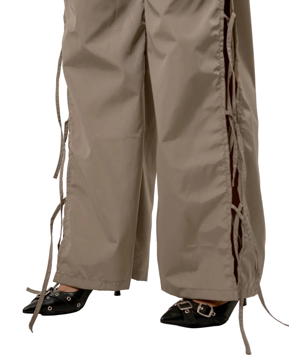 Pantalón Mumbai Labeur Arena Mujer Lateral Modelo Detalle