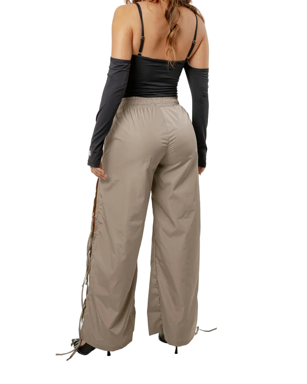 Pantalón Mumbai Labeur Arena Mujer Detrás Modelo