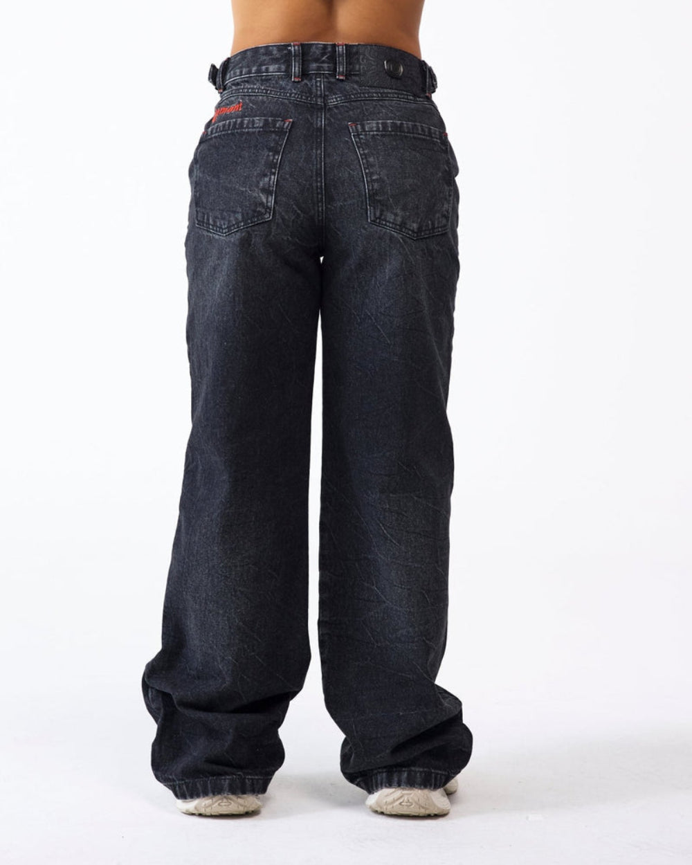 JEAN PRESAGIO CLEMONT FOTO TRASERA MODELO NEGRO