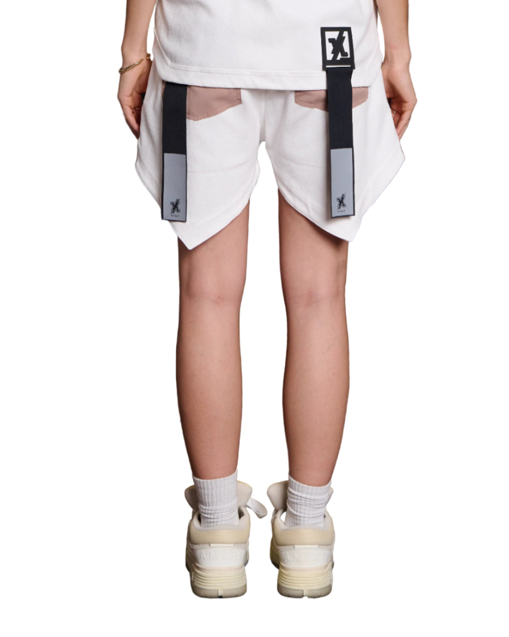 GATE SHORT YOut Mujer Detrás Modelo