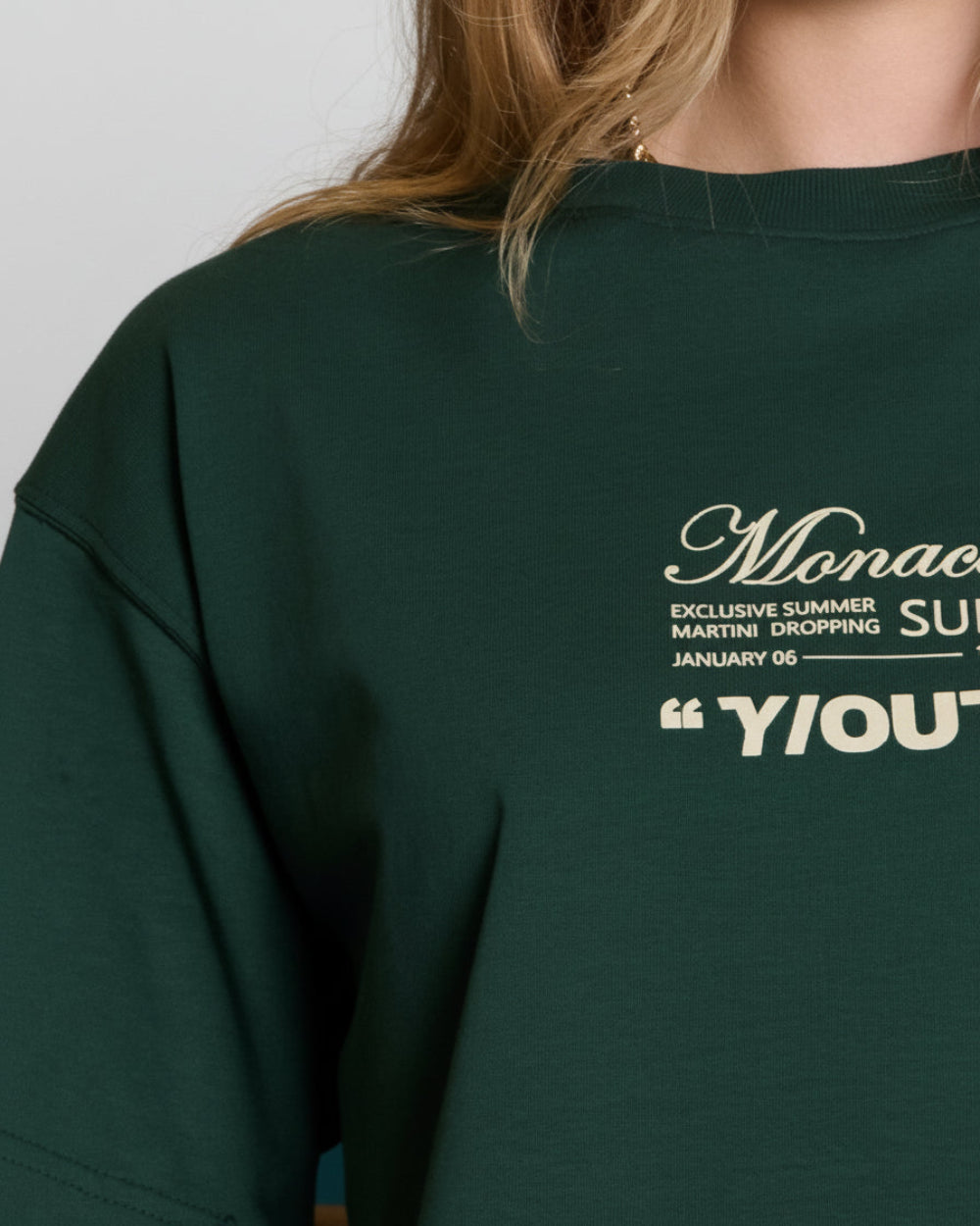 Sundays Top YOut Verde Mujer Frontal Modelo Detalle