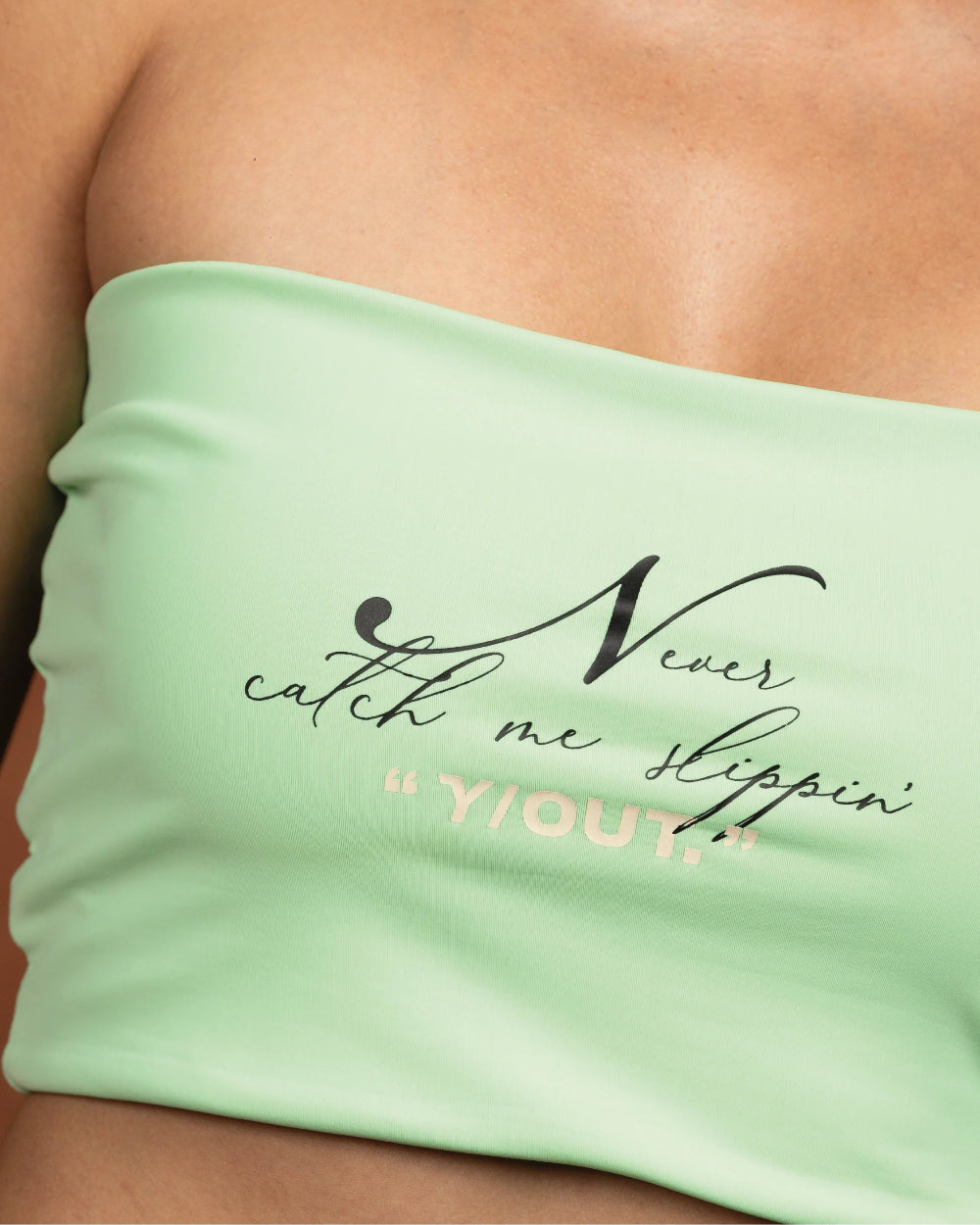 Top RPM YOut Verde Mujer Frontal Modelo Detalle