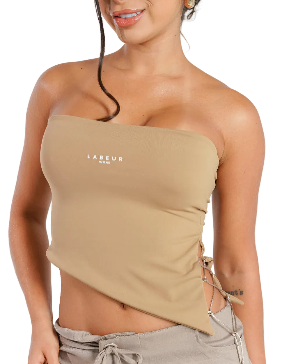 Top Afrodita Labeur Beige Mujer Frontal Modelo Detalle