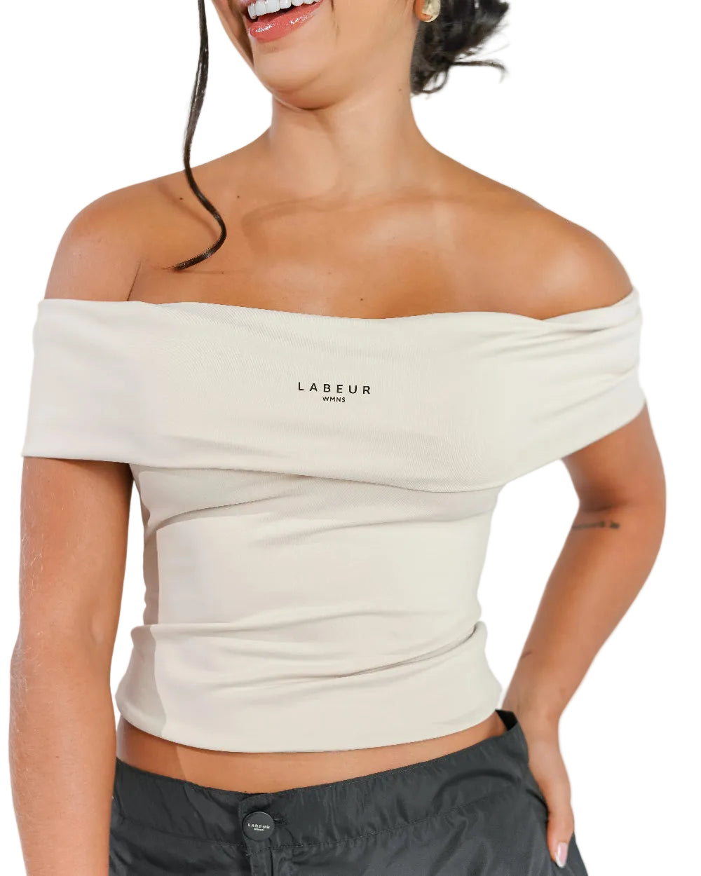 Top Iris Labeur Beige Mujer Frontal Modelo Detalle