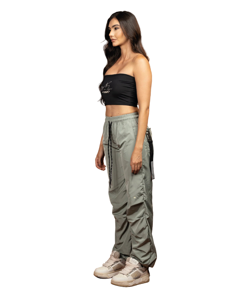 Jogger Bass Pants YOut Verde Mujer Lateral Modelo