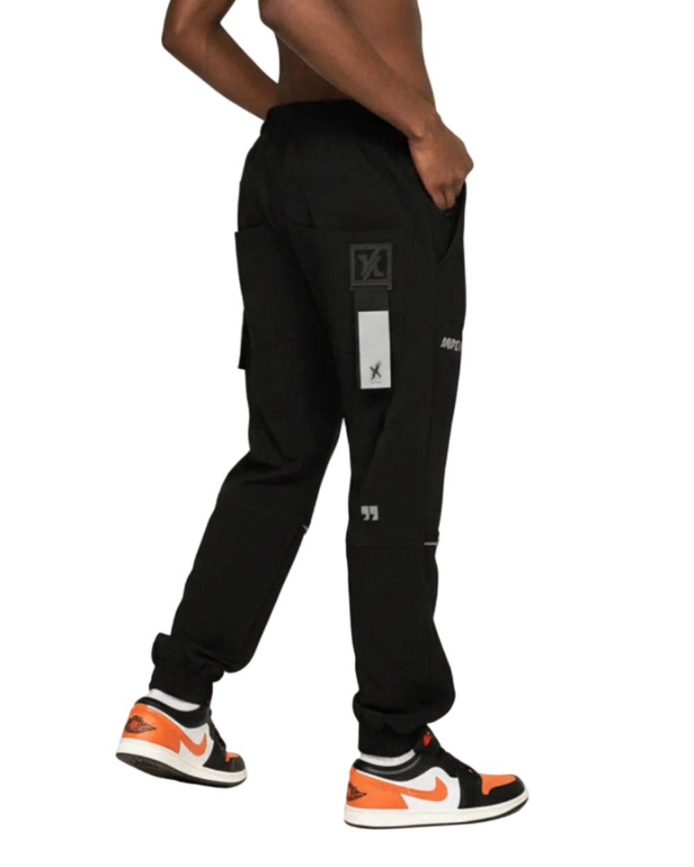 Jogger Season Jogger Y/Out Negro Mujer Detrás Modelo