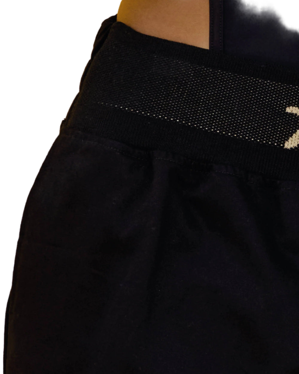 Short Tissu YOut Negro Mujer Frontal Detalle 2