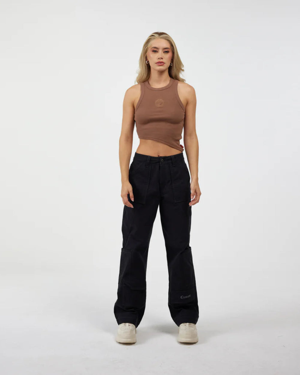 Crop Top Piacevole Clemont nude Mujer Frontal Modelo