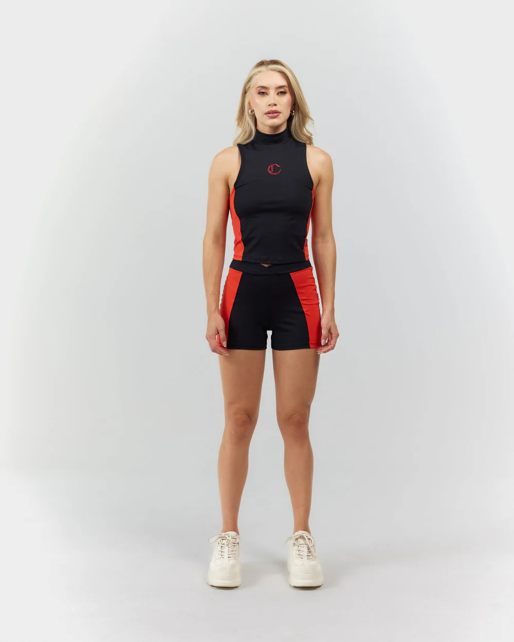 Short Felice Clemont Negro Mujer Frontal Modelo