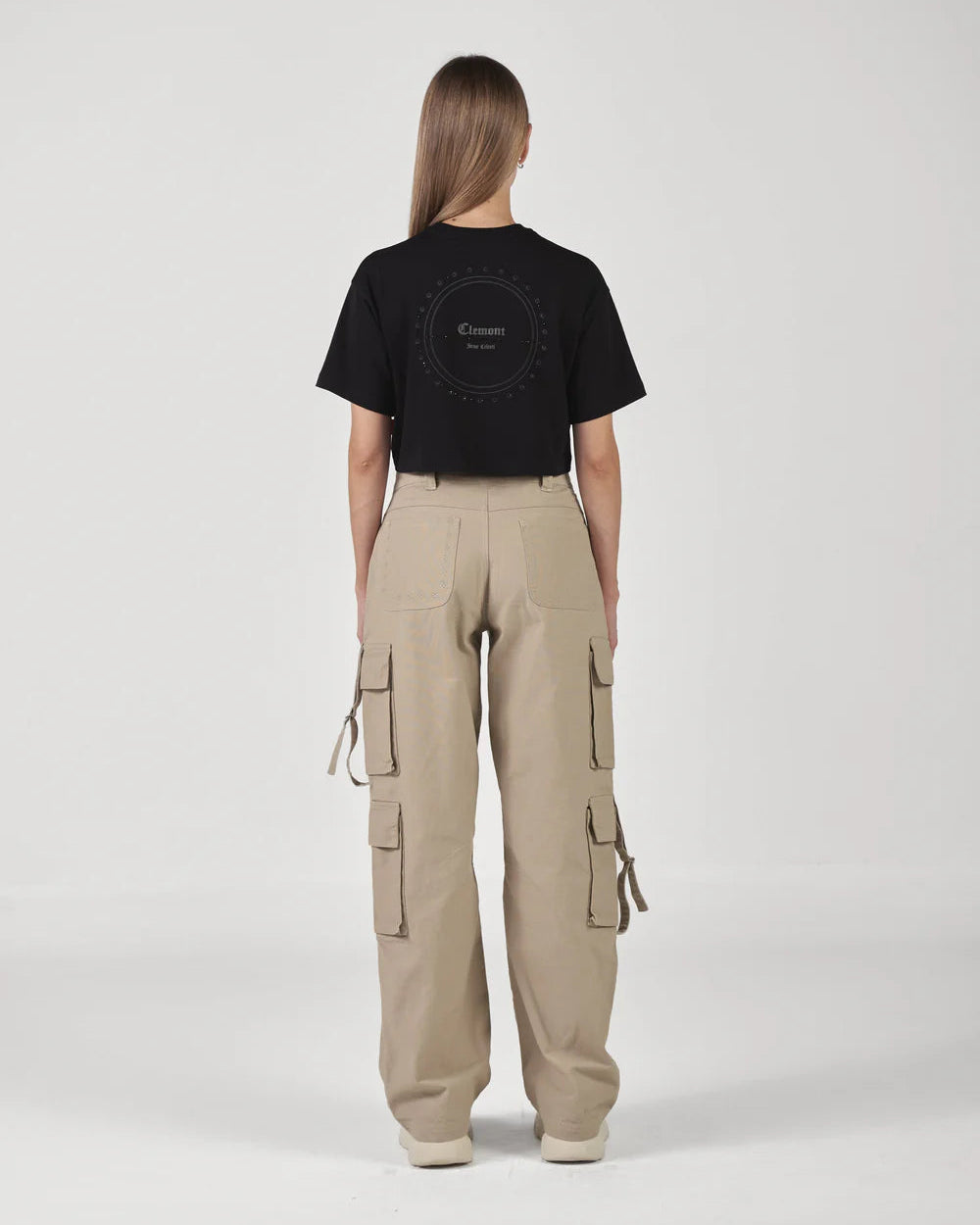 Pantalón Parallelo Clemont Mujer Color Nude Detrás Modelo