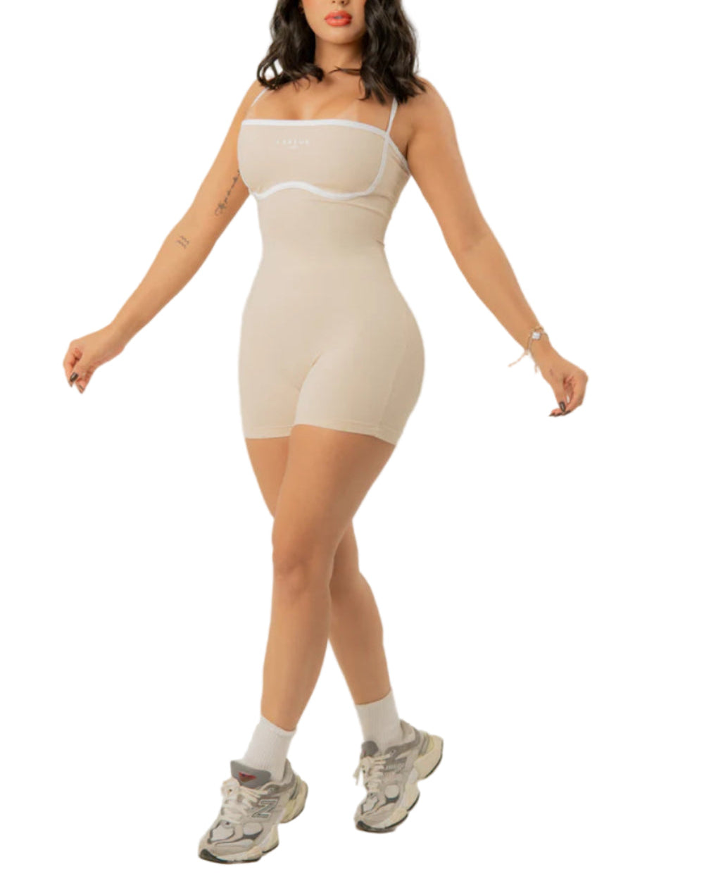 Enterizo Kyoto Labeur Beige Mujer Lateral Modelo