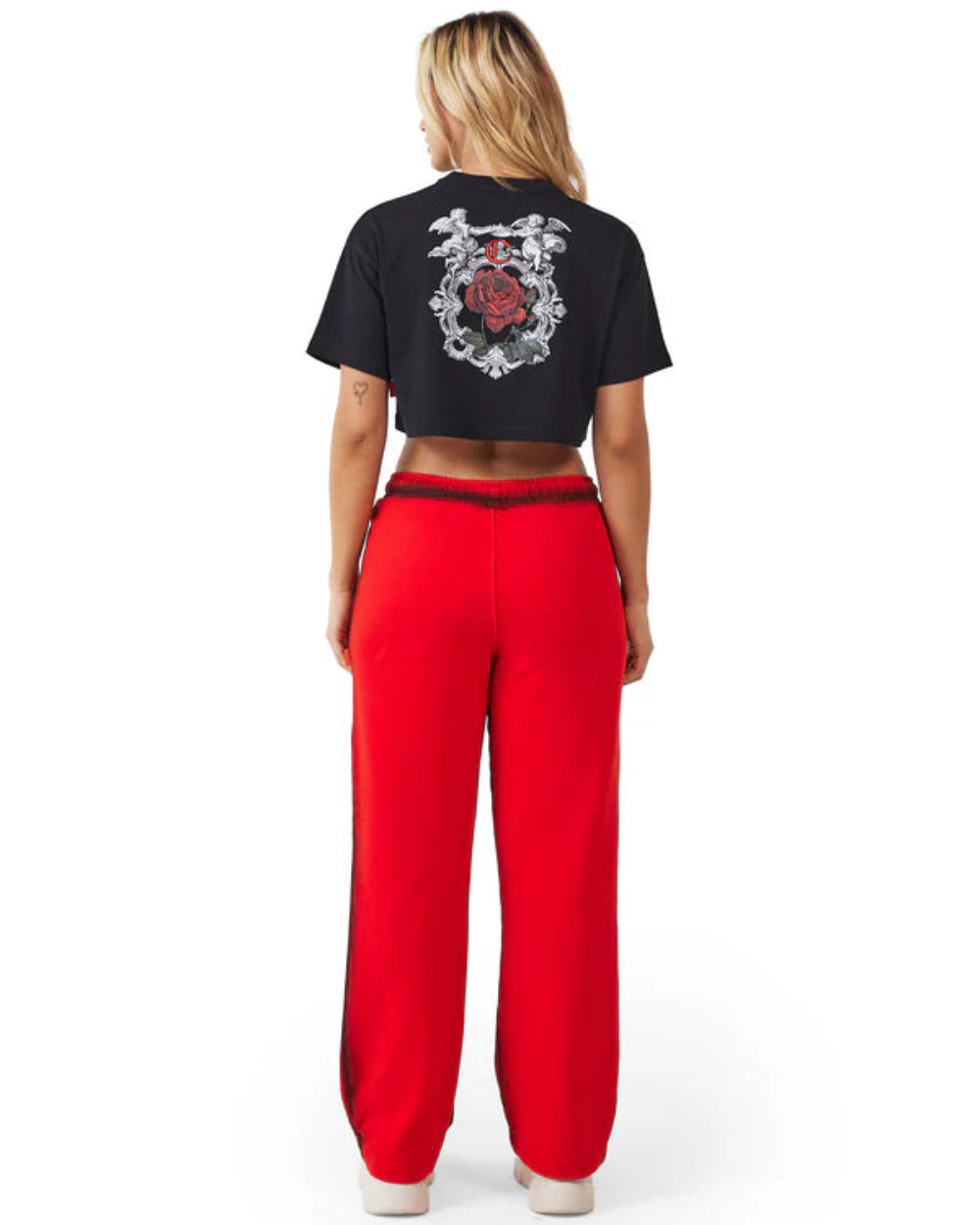 Crop Top Sofferenza Clemont Negro Mujer Detrás Modelo