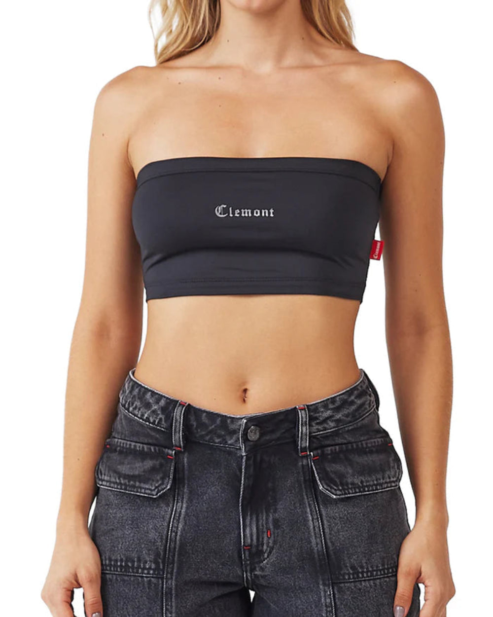 Crop Top Resa Clemont Negro Mujer Frontal Detalle Modelo