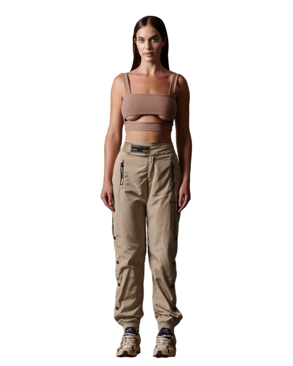 Jogger Crystal YOut Beige Mujer Frontal Modelo