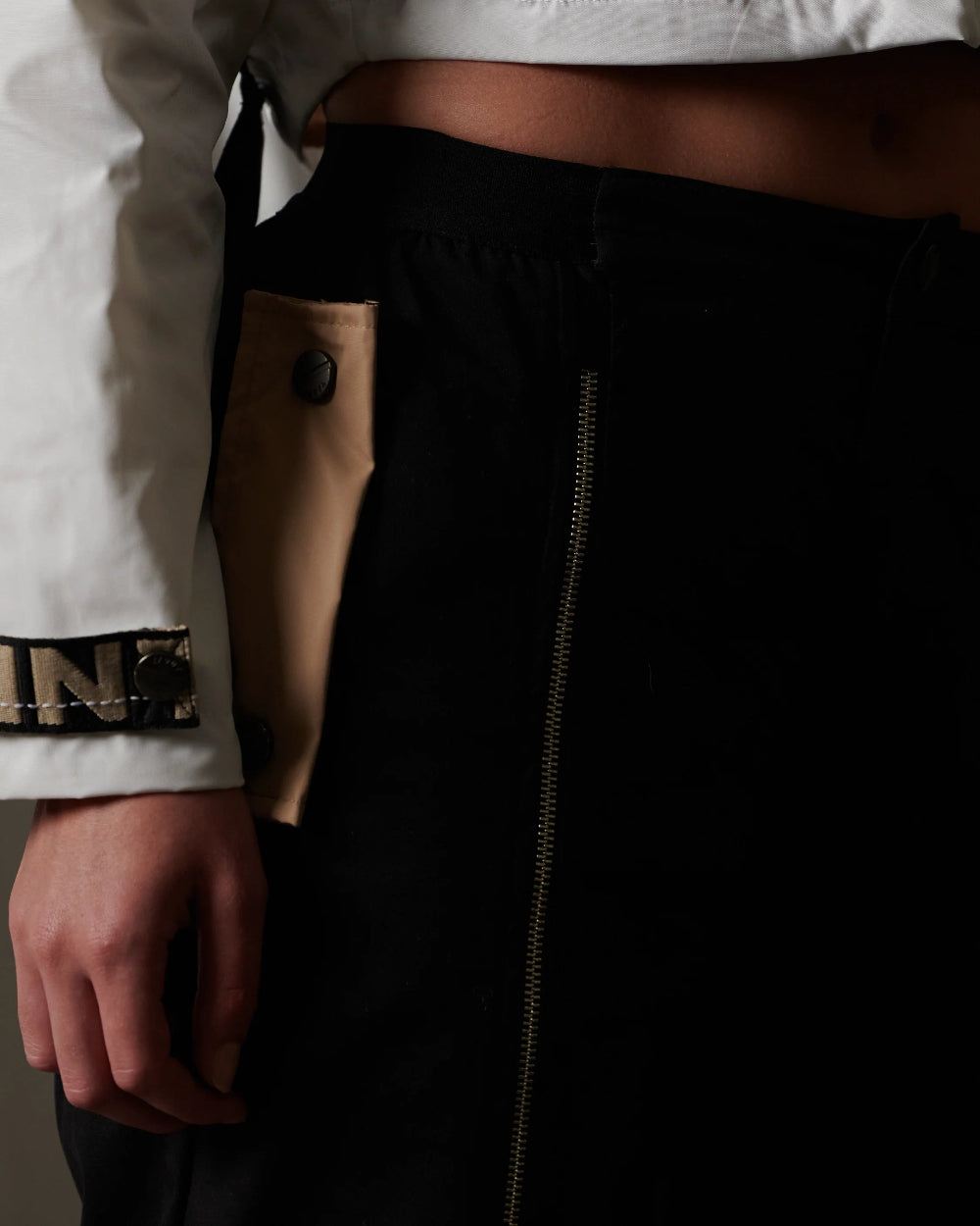 Pantalón Yout Aphotic Negro Detalle 