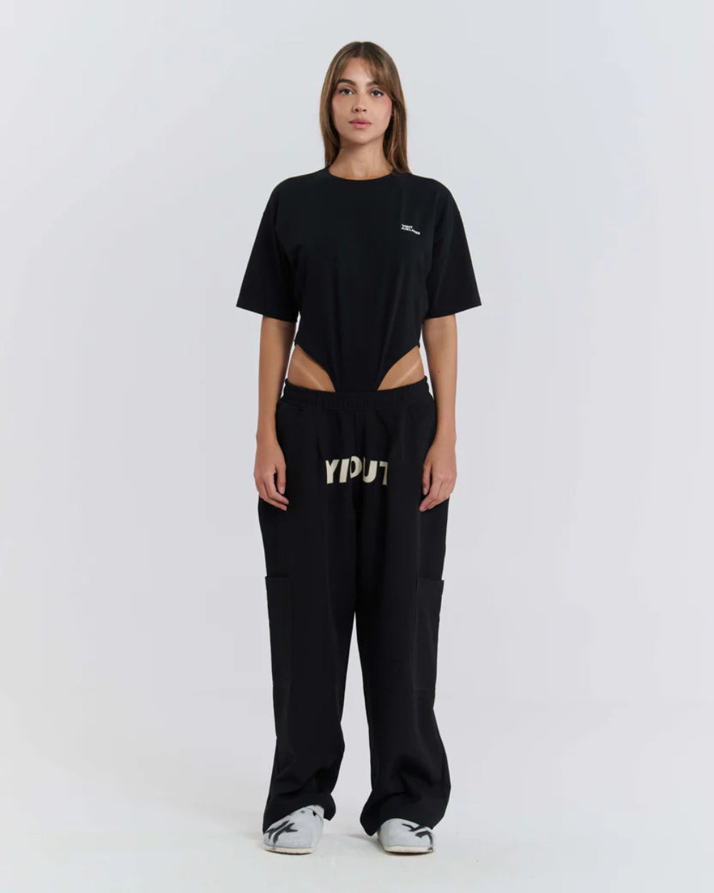 BODY BLACK CHARTER YOUT MUJER FRONTAL MODELO